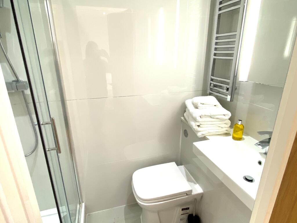 SH16 ensuite 2