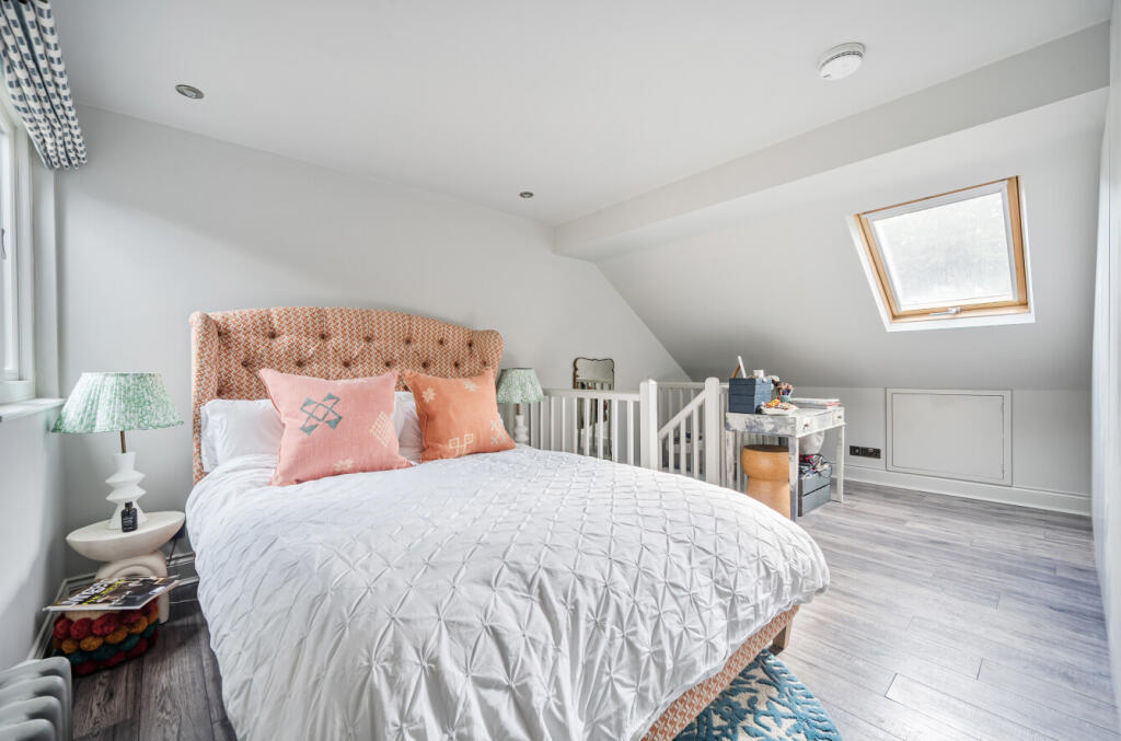 1335504-26-68aded...