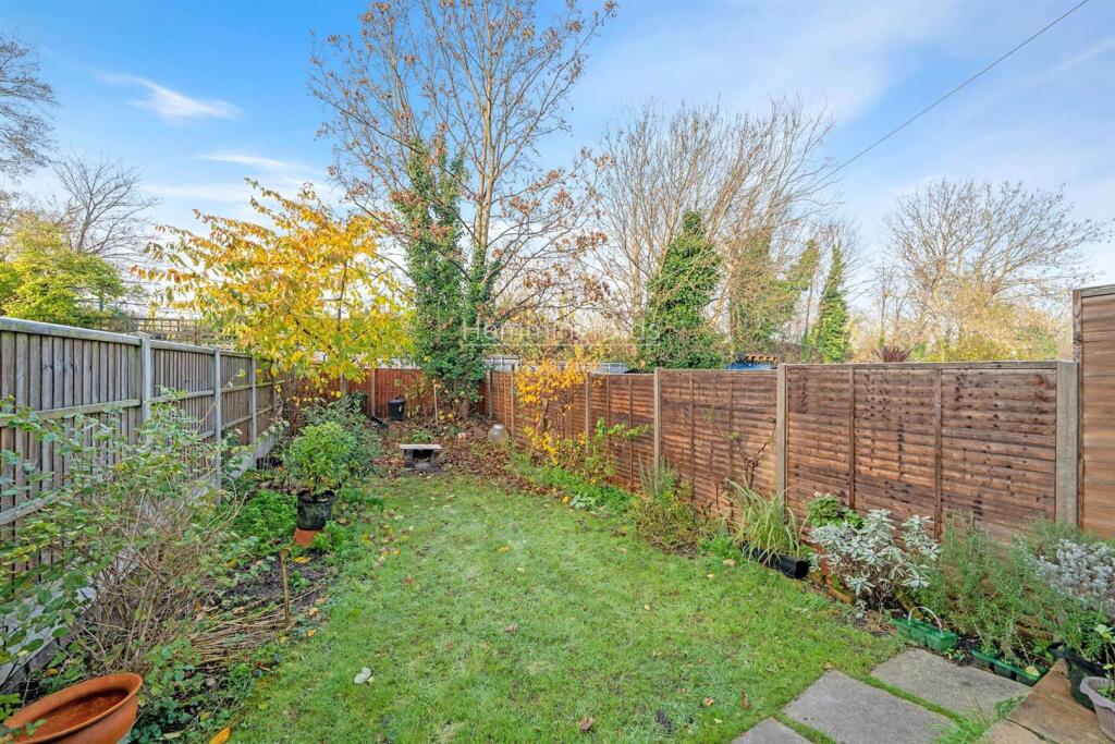 07-504a81601 - HMF - NS - 30 Fairthorn Road SE7 7R