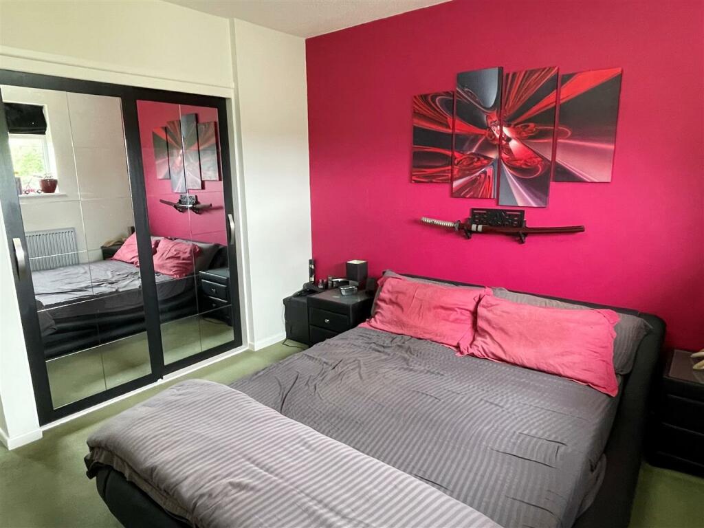 Bed 1a.JPG