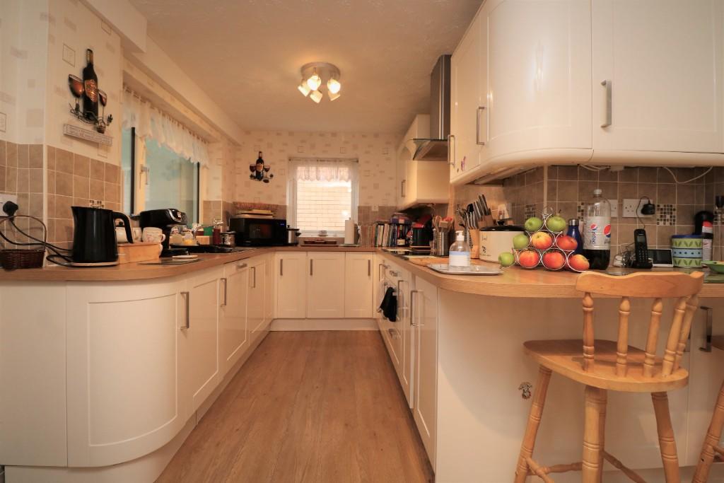 Breakfasting Kitchen