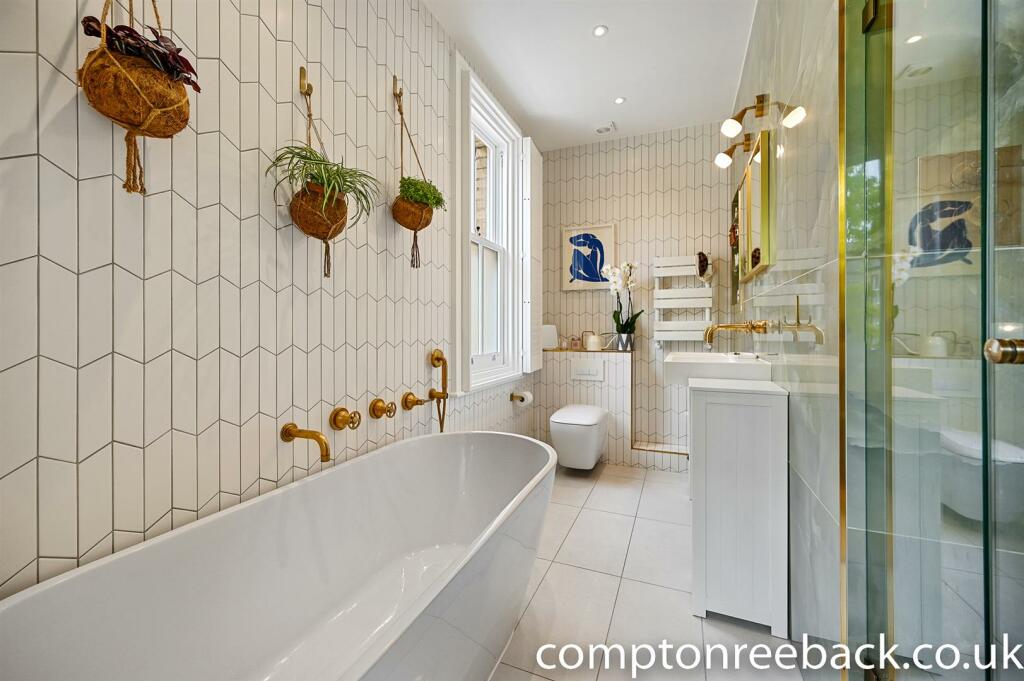 BCCR - 8 Morshead Mansions - Ensuite Bedroom 2 (4)