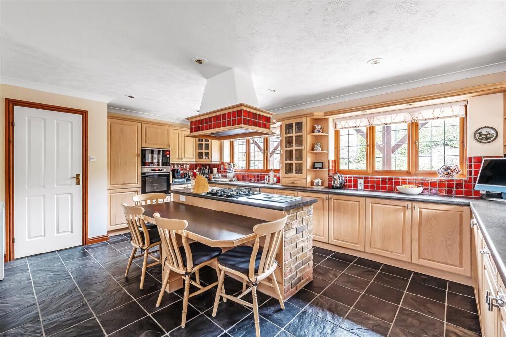 Kitchen/Breakfast Rm