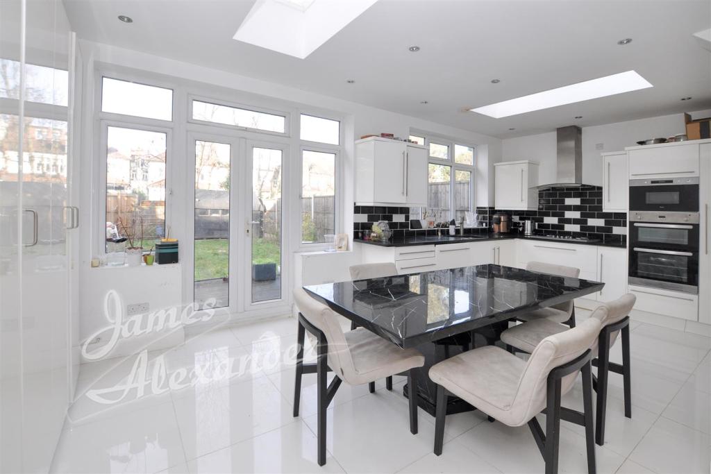 Kitchen diner