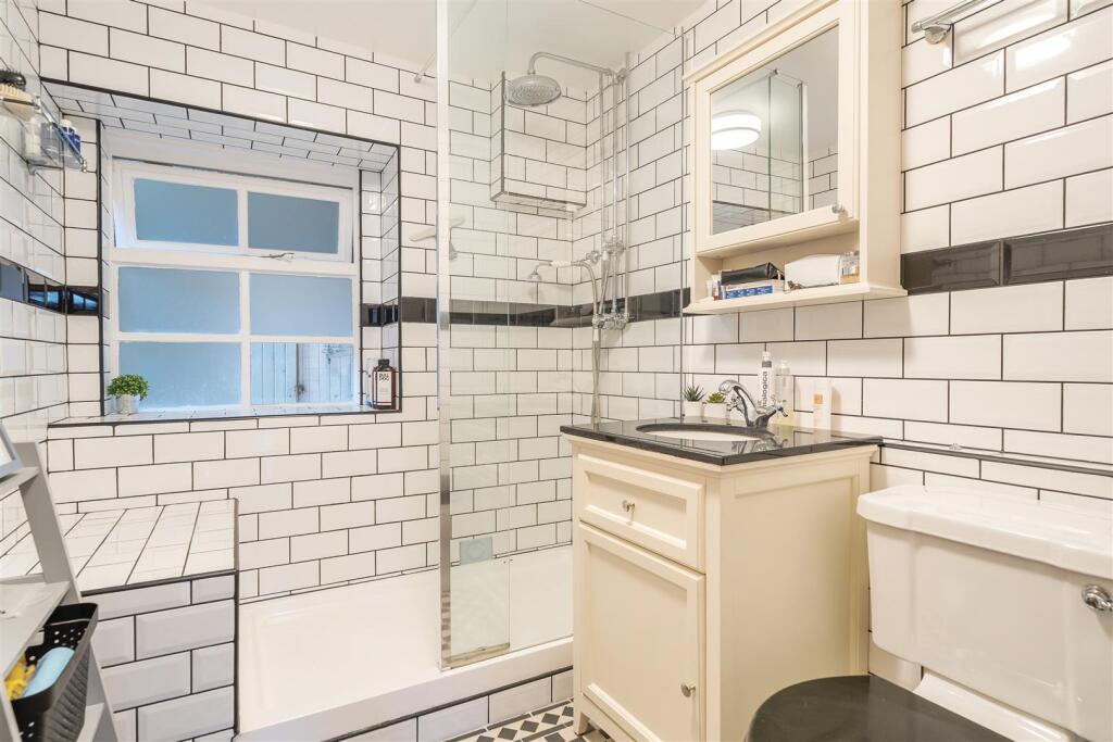 Shower Room.jpg