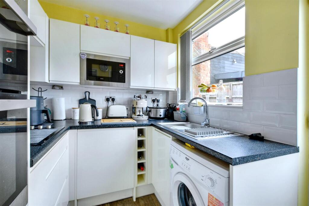 Kitchen_1.jpeg