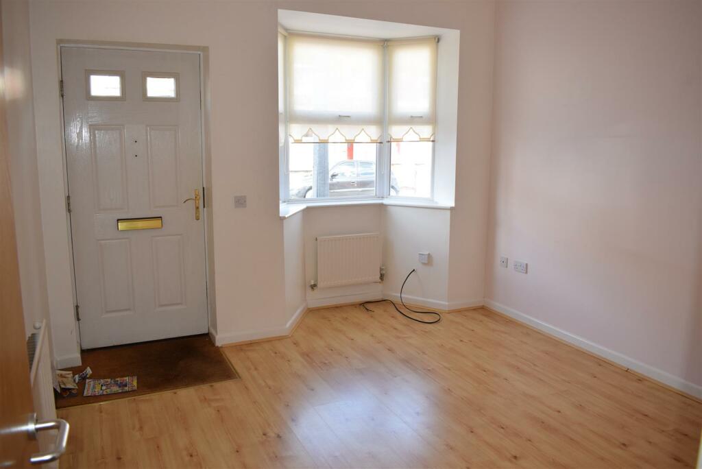 30 Balfour Living room.jpg