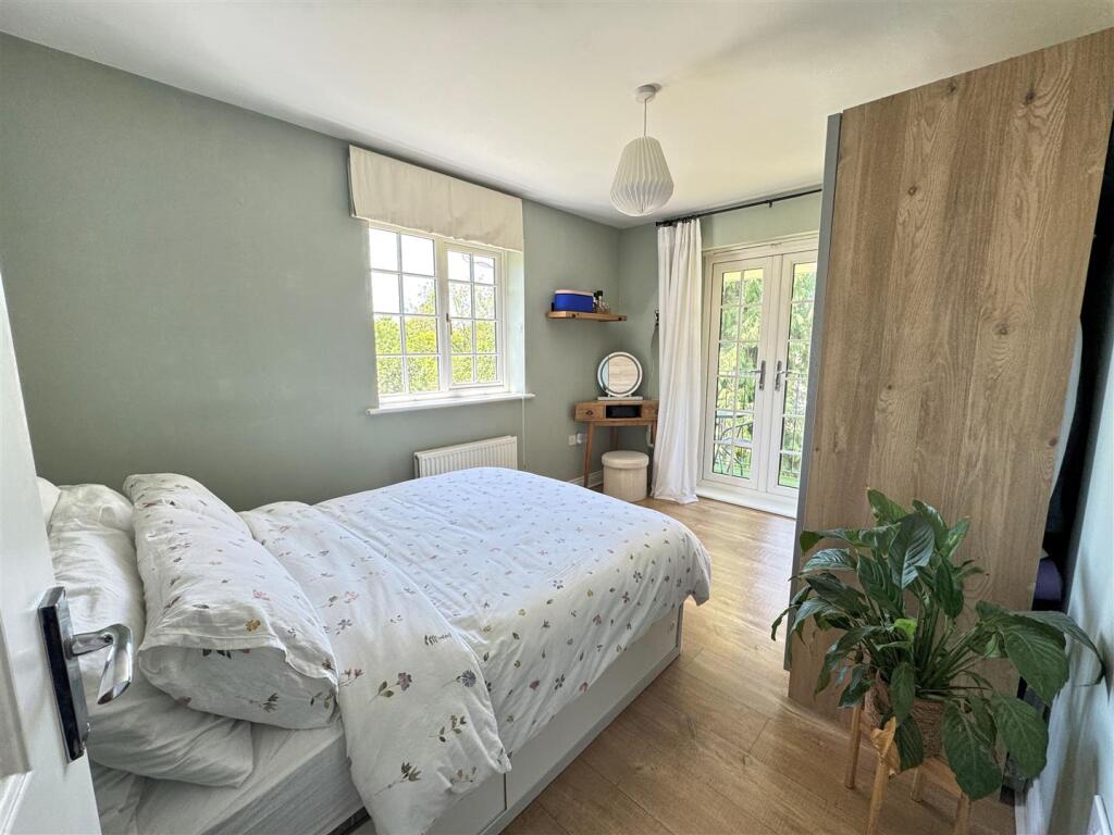 Bed 1 2.jpg