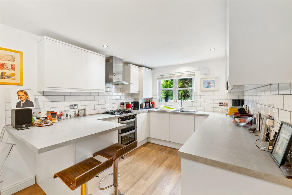 Kitchen/Dining Area