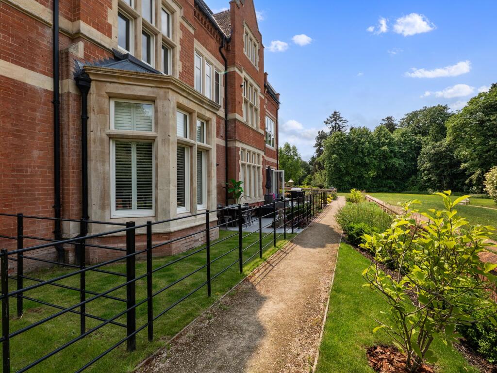 Private terrace lawn