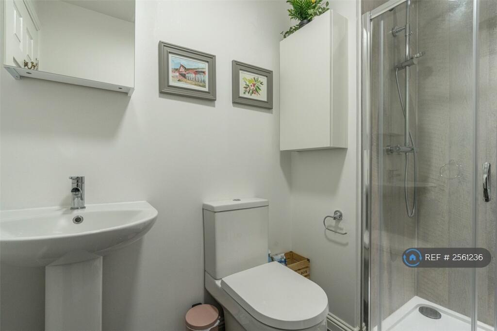 Main Bedroom Ensuite