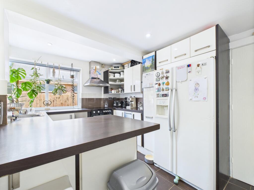 CAM01909G0-PR0349-STILL003