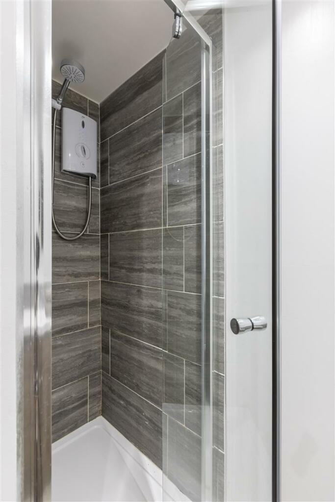 Kays Cottage Shower Room-2.jpg