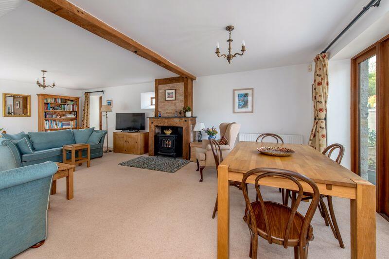 Living/dining room