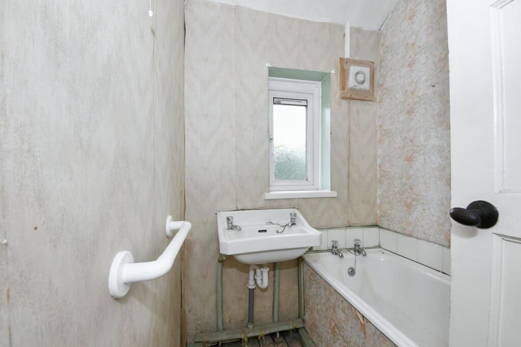 79 Darwin Road, Walsall WS2 7EP