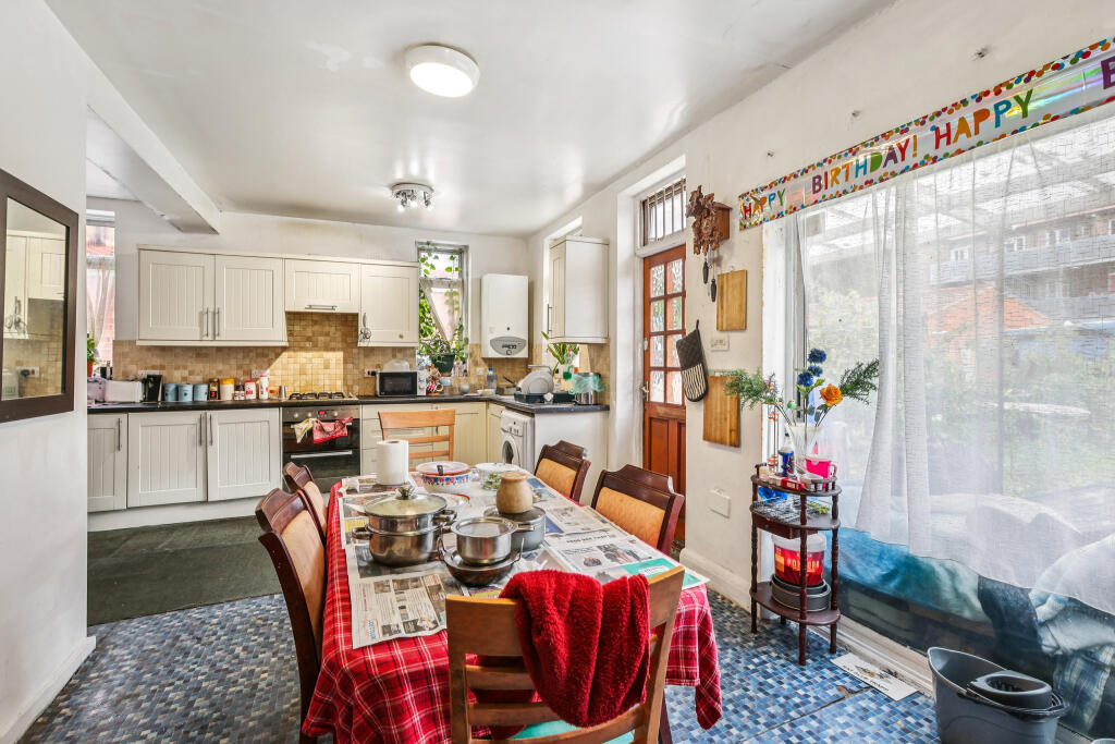 Dining | Kitchen