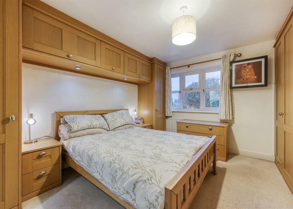 41 Penleigh Gardens-bed1 RE.jpg