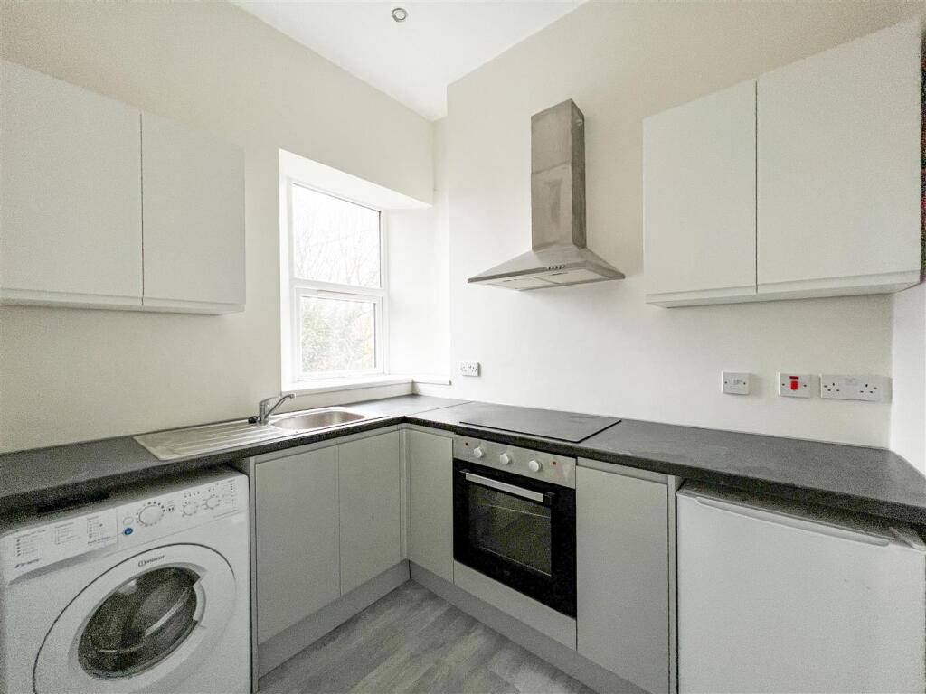Flat 5, 27 Victoria Road_.jpg