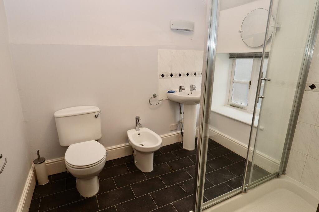 En suite to bedroom 1