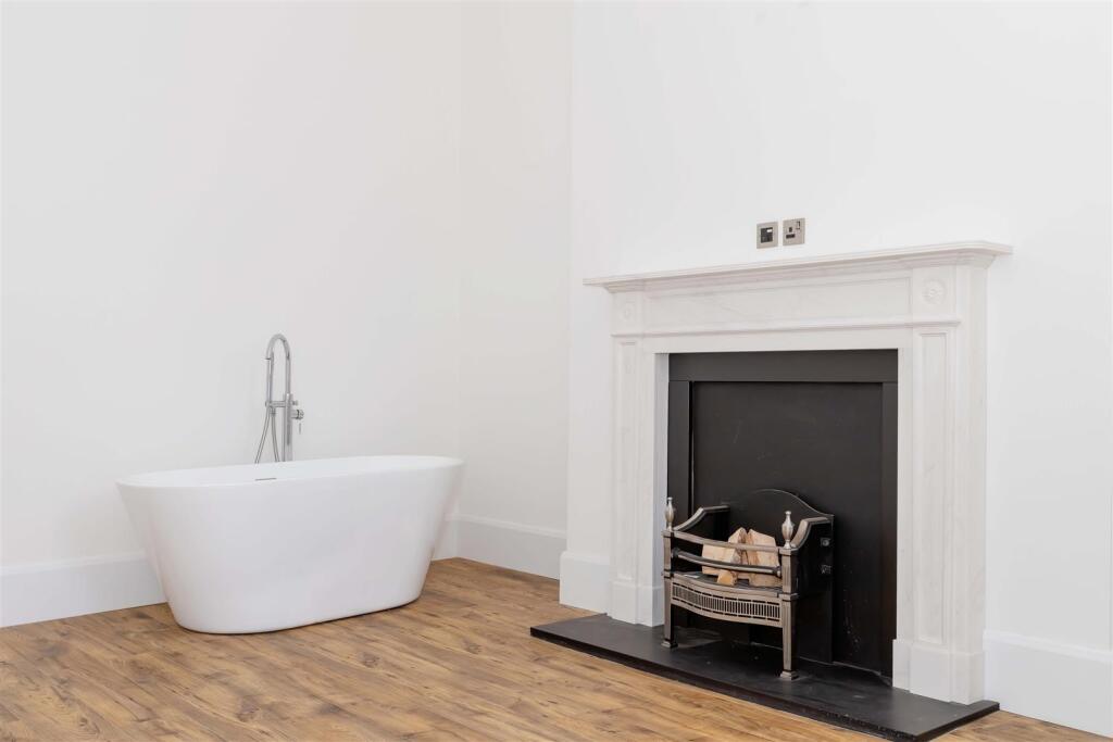 Adelaide Crescent_6.jpg