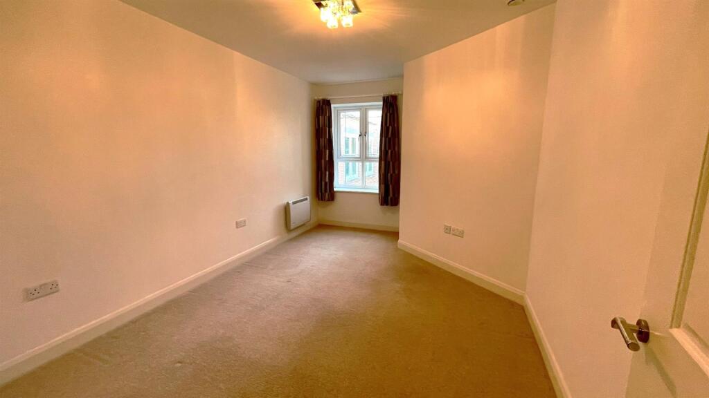 BEDROOM 2 MAX