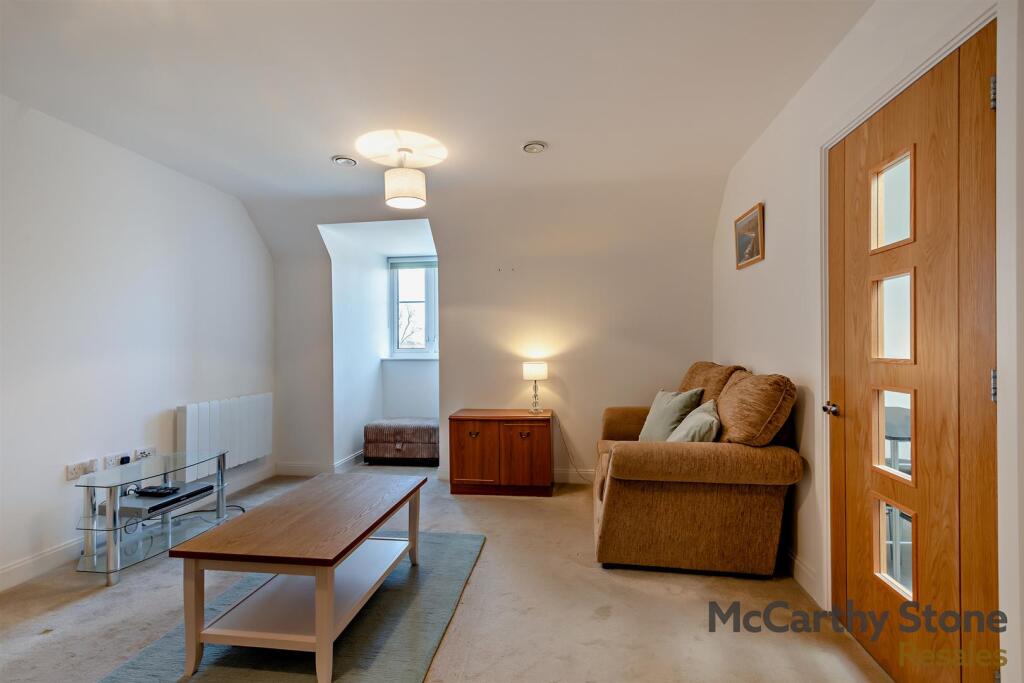 8639378-interior02-800.jpg