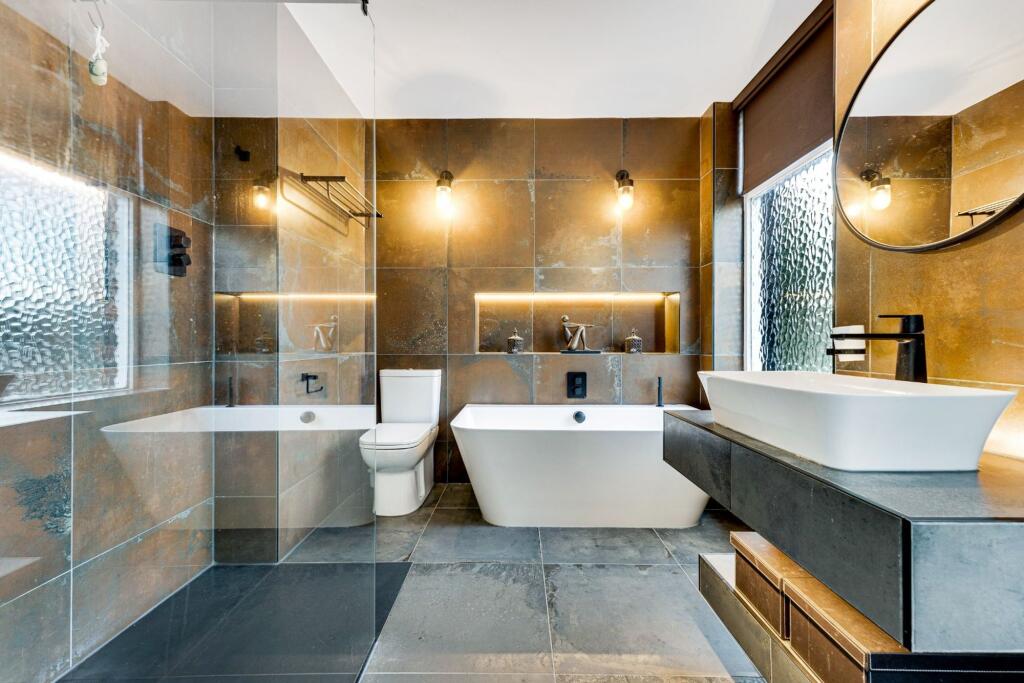 En-suite Bathroom