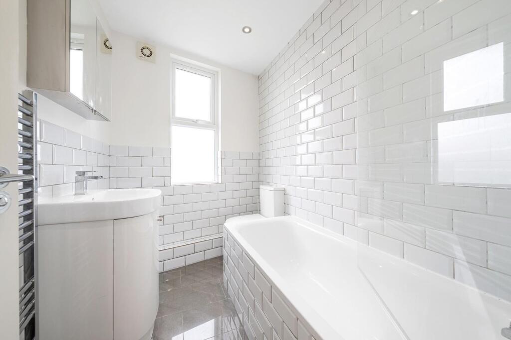 Bathroom.JPG