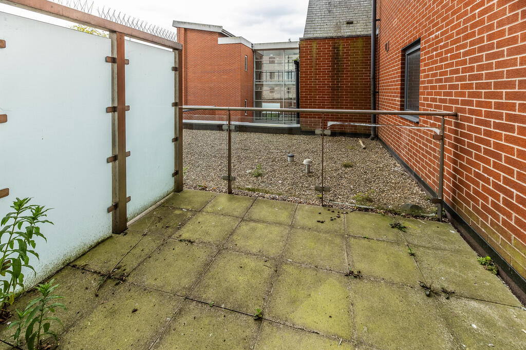 104 Cymbeline Hou...