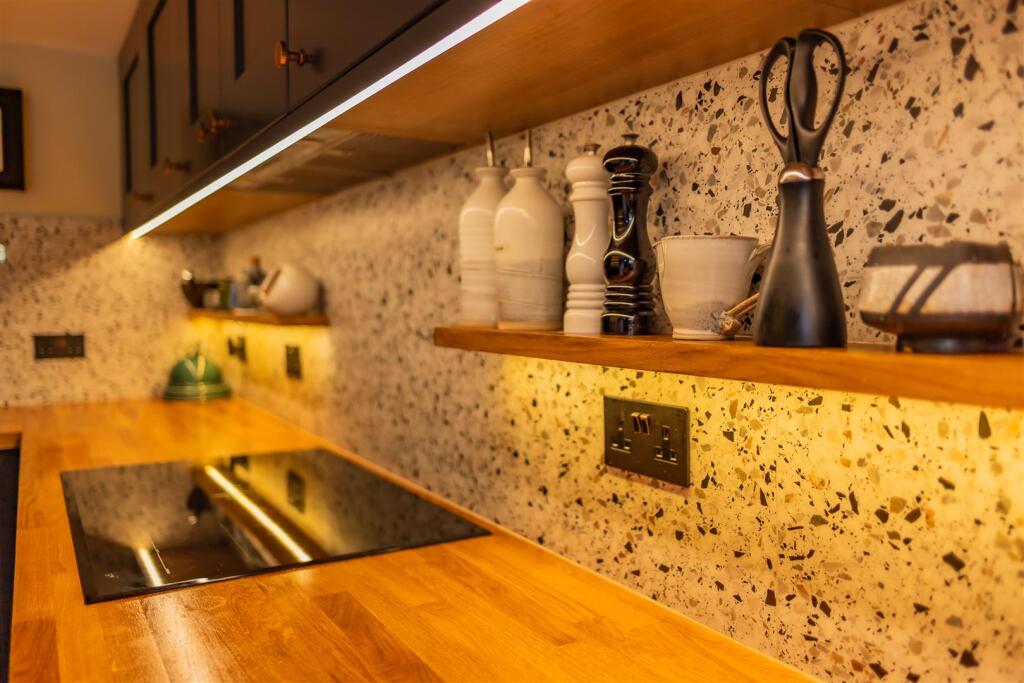 Severn Grove 26-27.jpg