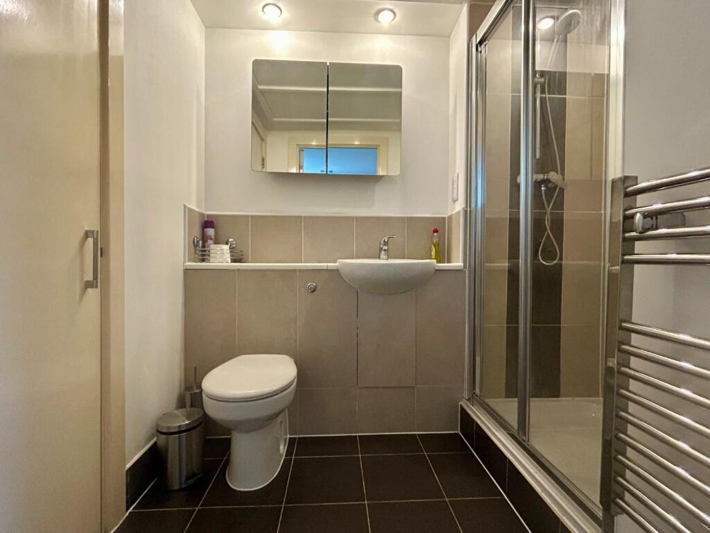Shower Room.jpg