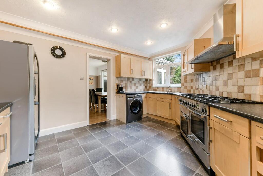 SANDRINGHAM ROAD (15).jpg