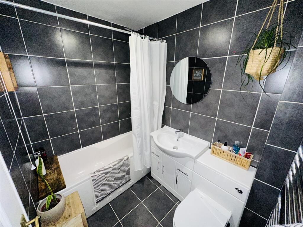 Bathroom.jpeg