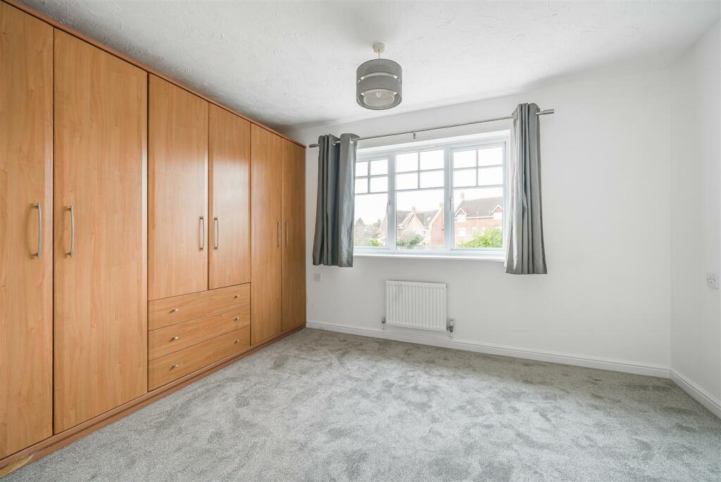 Bedroom 1.jpg