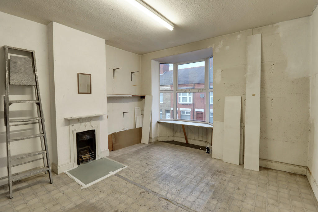 Upstairs Front Ro...