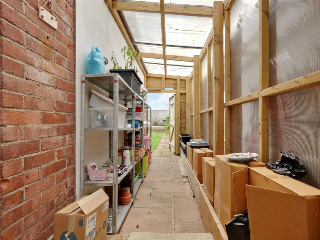 Side Gate Access With Storage