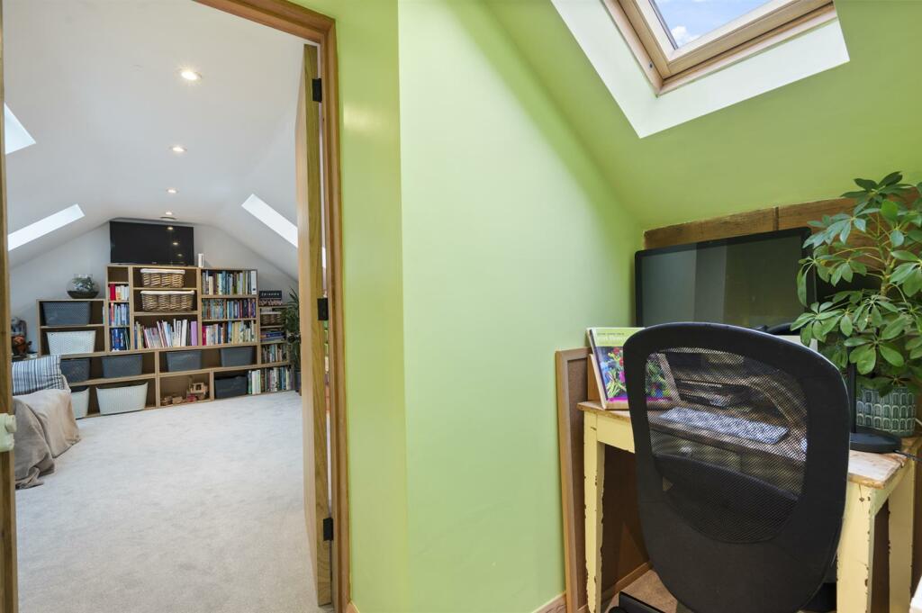 Home office space.jpg