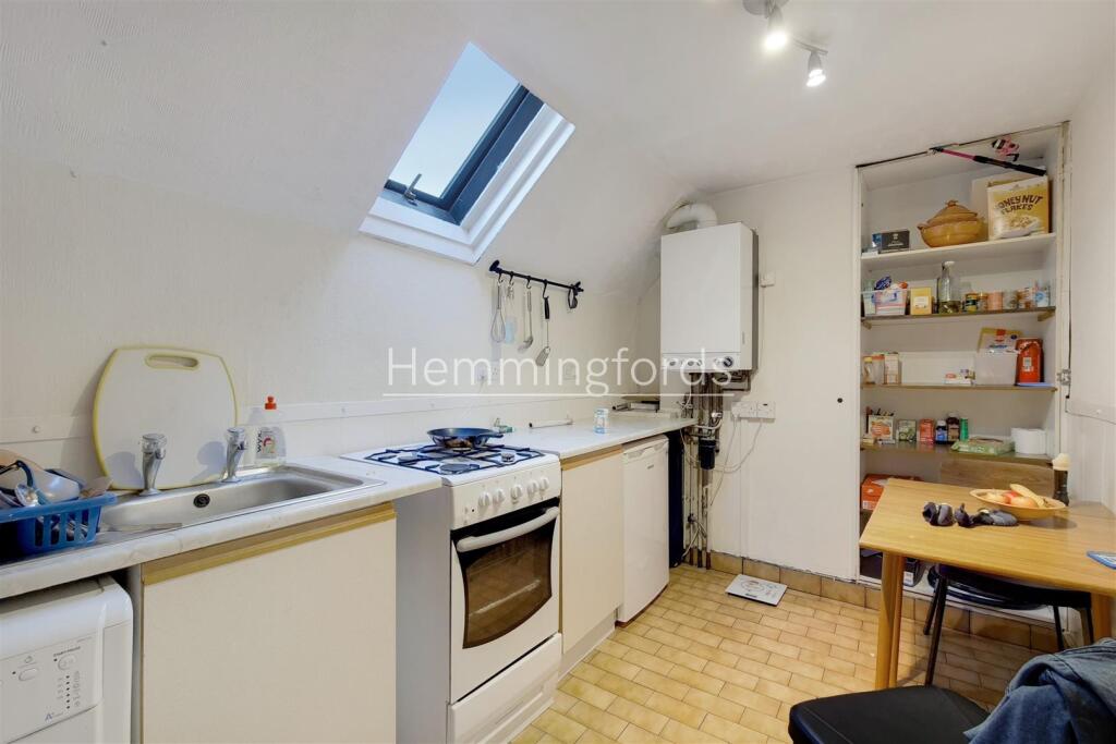 3_Kitchen - Reception-0.jpg