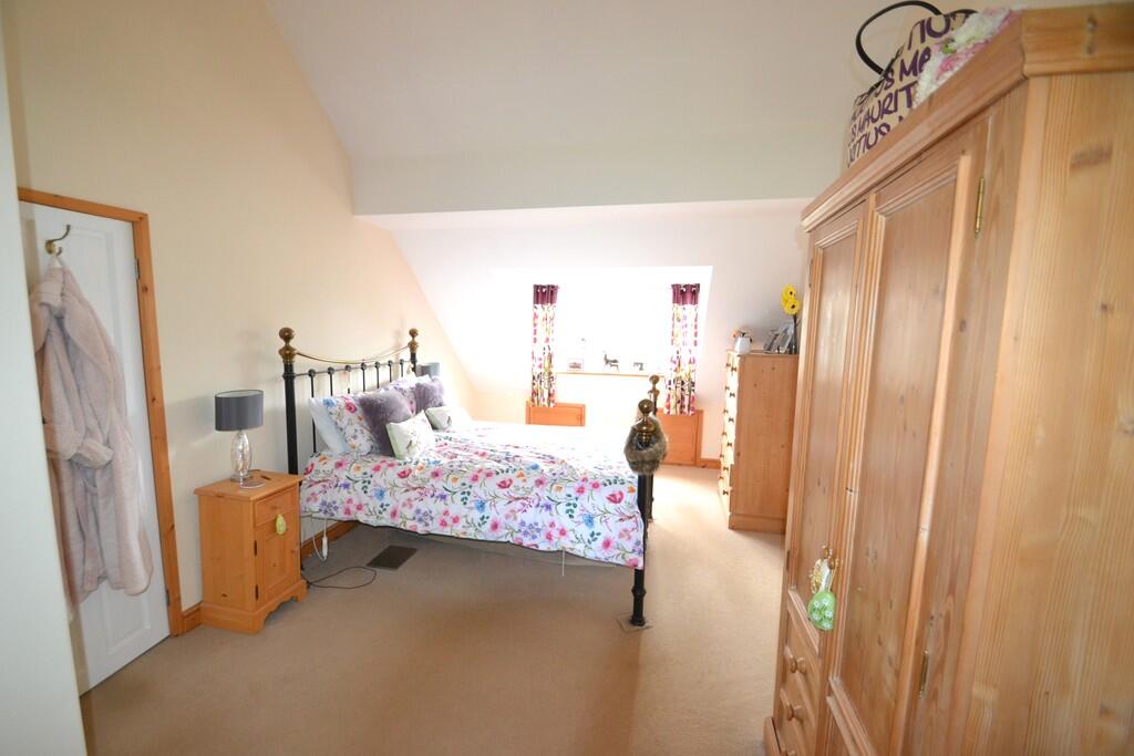 Bedroom Area to M...