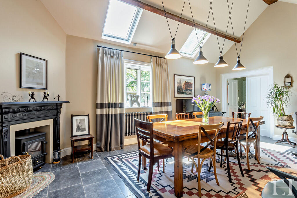 8654607-interiorW...