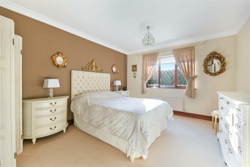 ACORN GROVE, 9 INTERNALS- (7).jpg