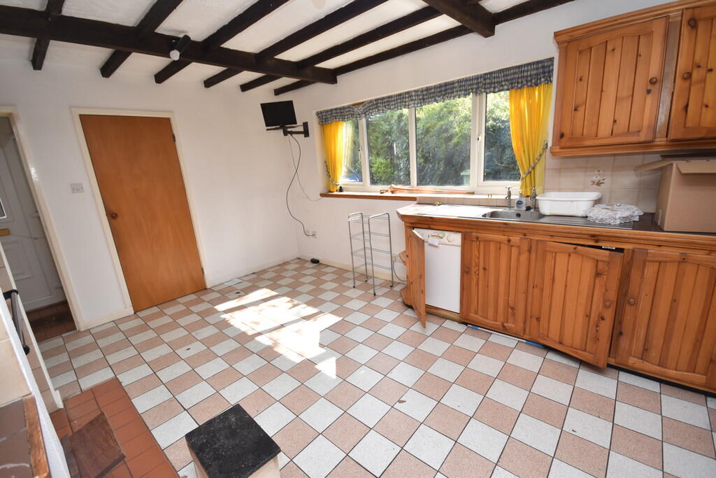 Kitchen/Breakfast...