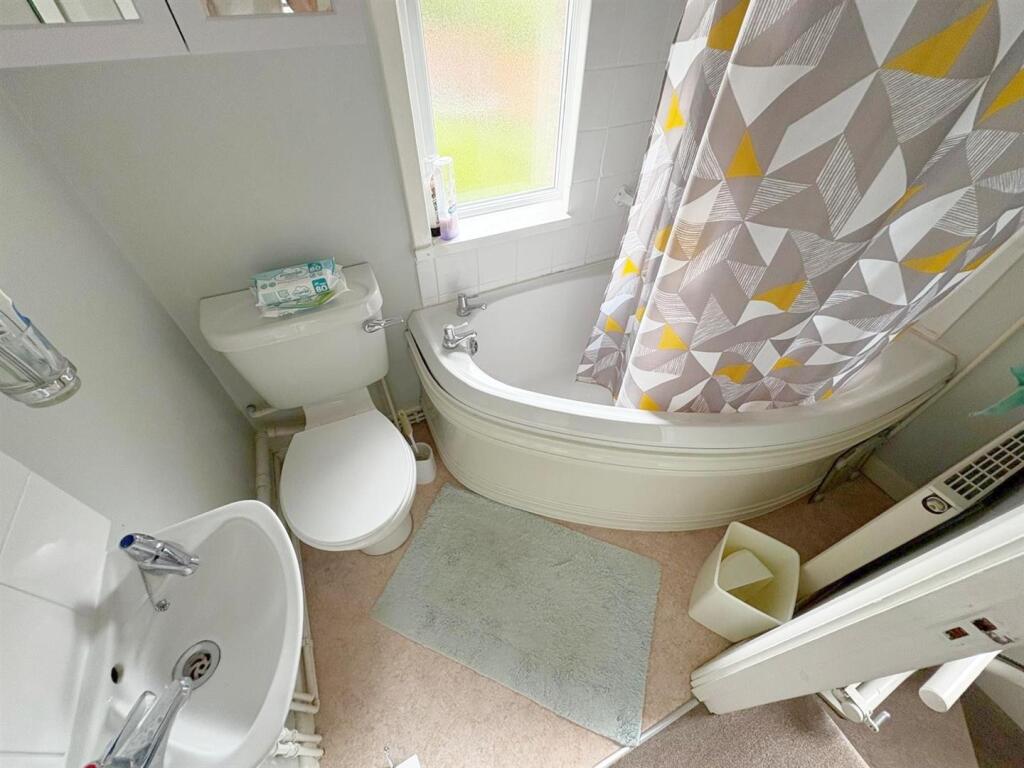 Bathroom.jpg