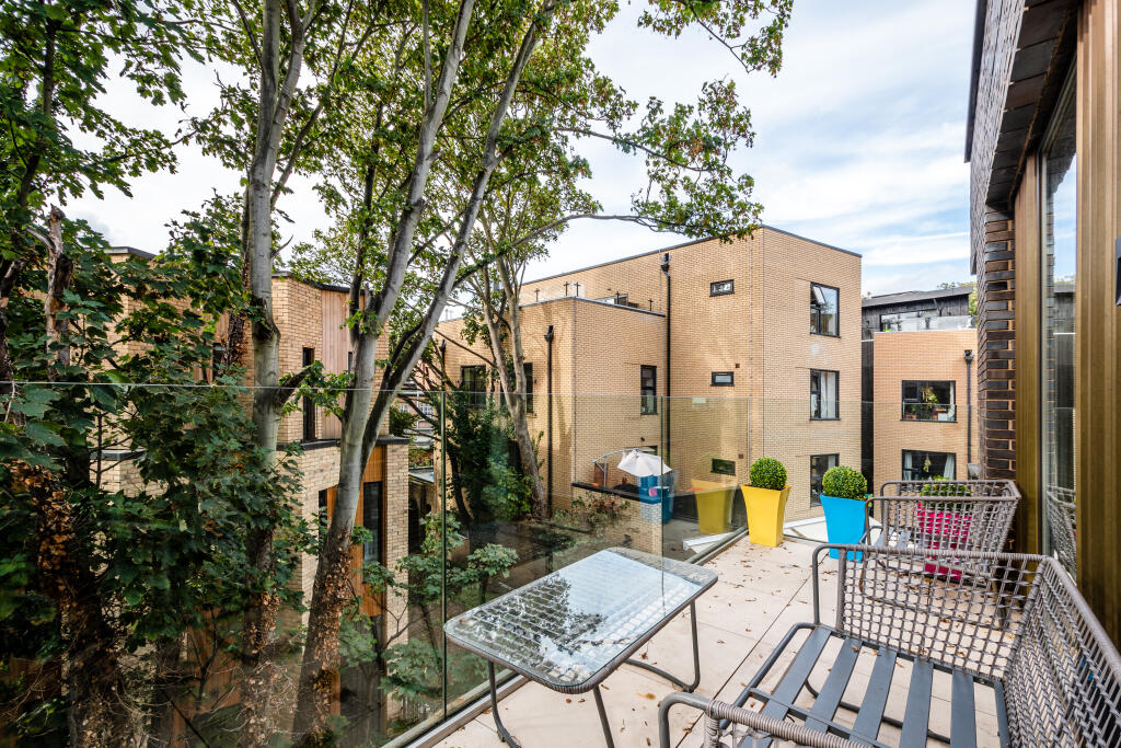 Blackburn House 23 - 14.jpg