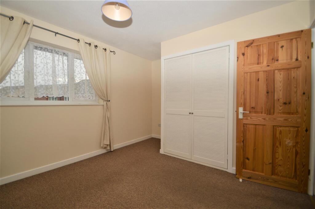 98 Watch Elm Close (11).jpg