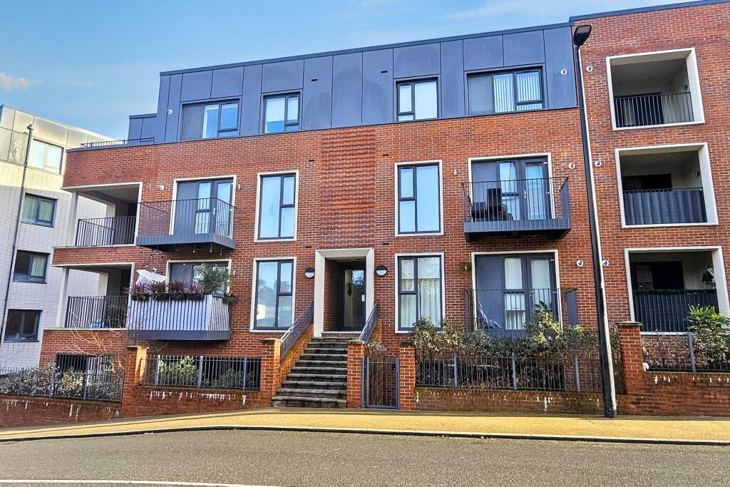 55 Suffield Lodge, Suffield Hill, High Wycombe, Buckinghamshire, HP11 2FR