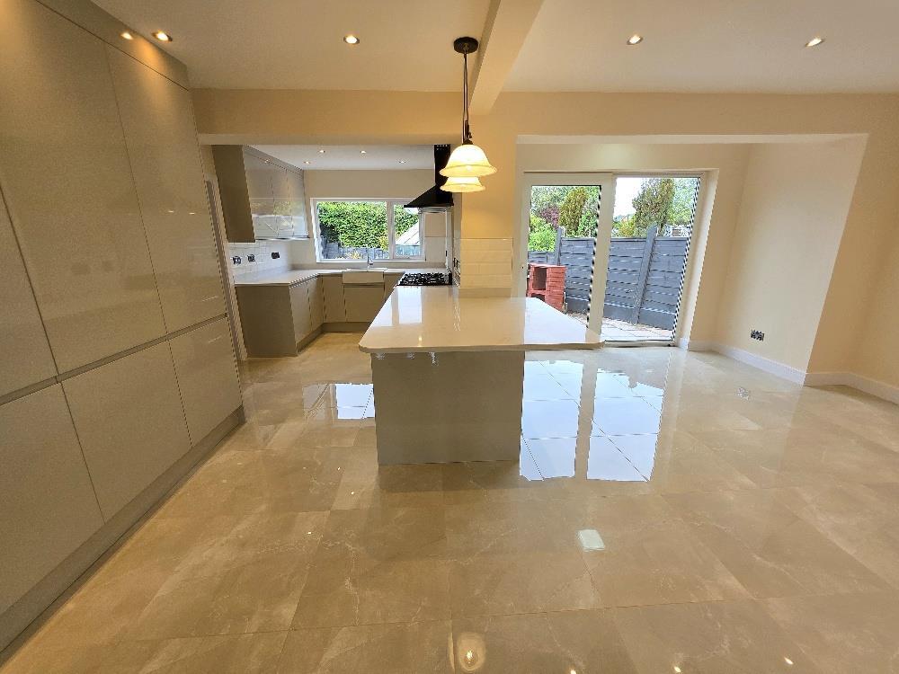 Open-plan Kitchen/Dining