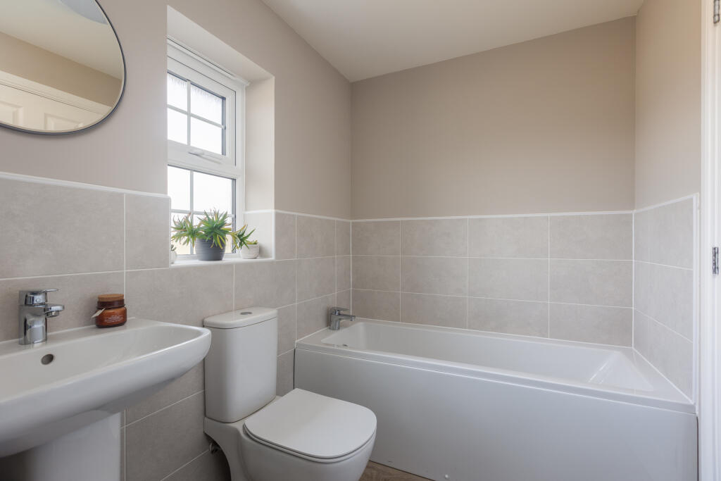 Rye Close 23 Bathroom-2