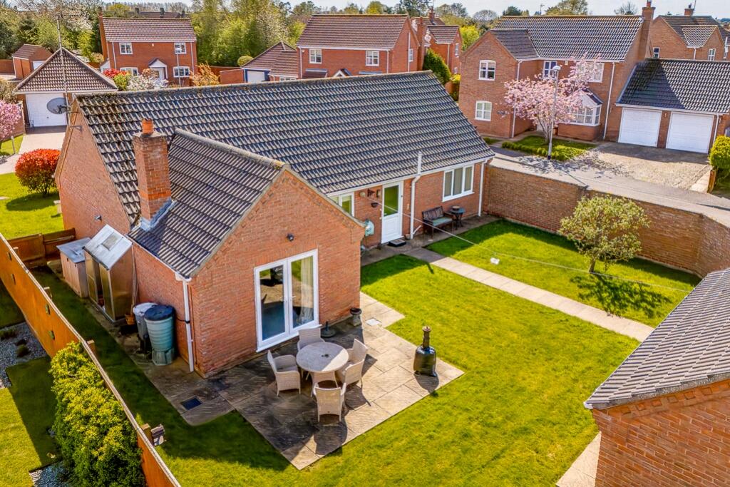 7 Richard Busby Way (Lutton)-2