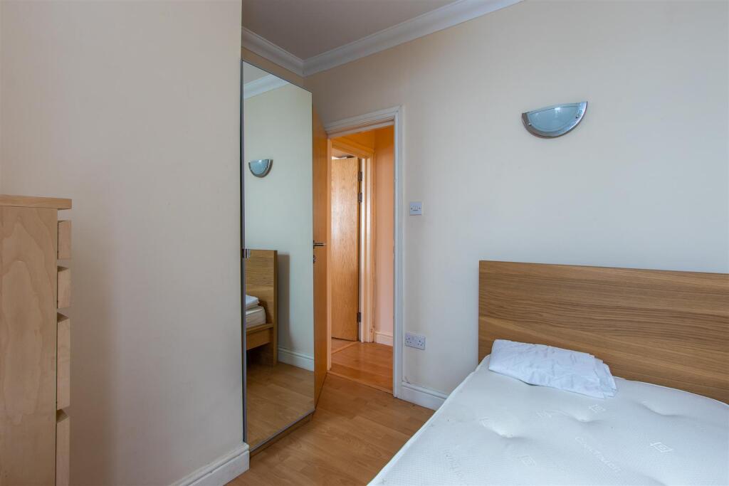 Connaught Road 84, 2-8.jpg